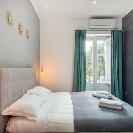 Etnea Room's 招待所 4*