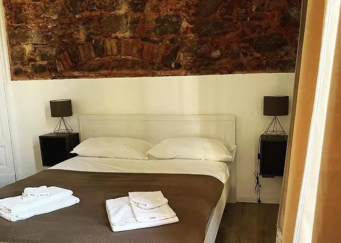 Etnea Room's 4*